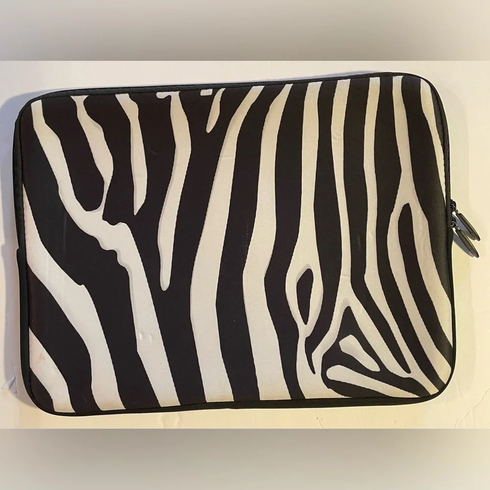 Zebra Print Padded Laptop Sleeve Zipper Closure
